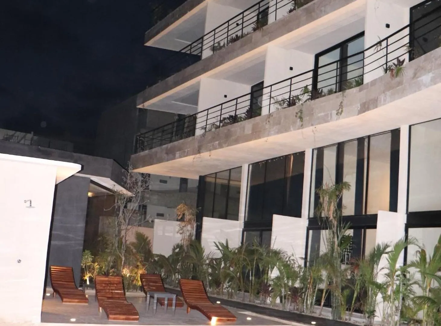 툴룸 Brand New Loft 아파트