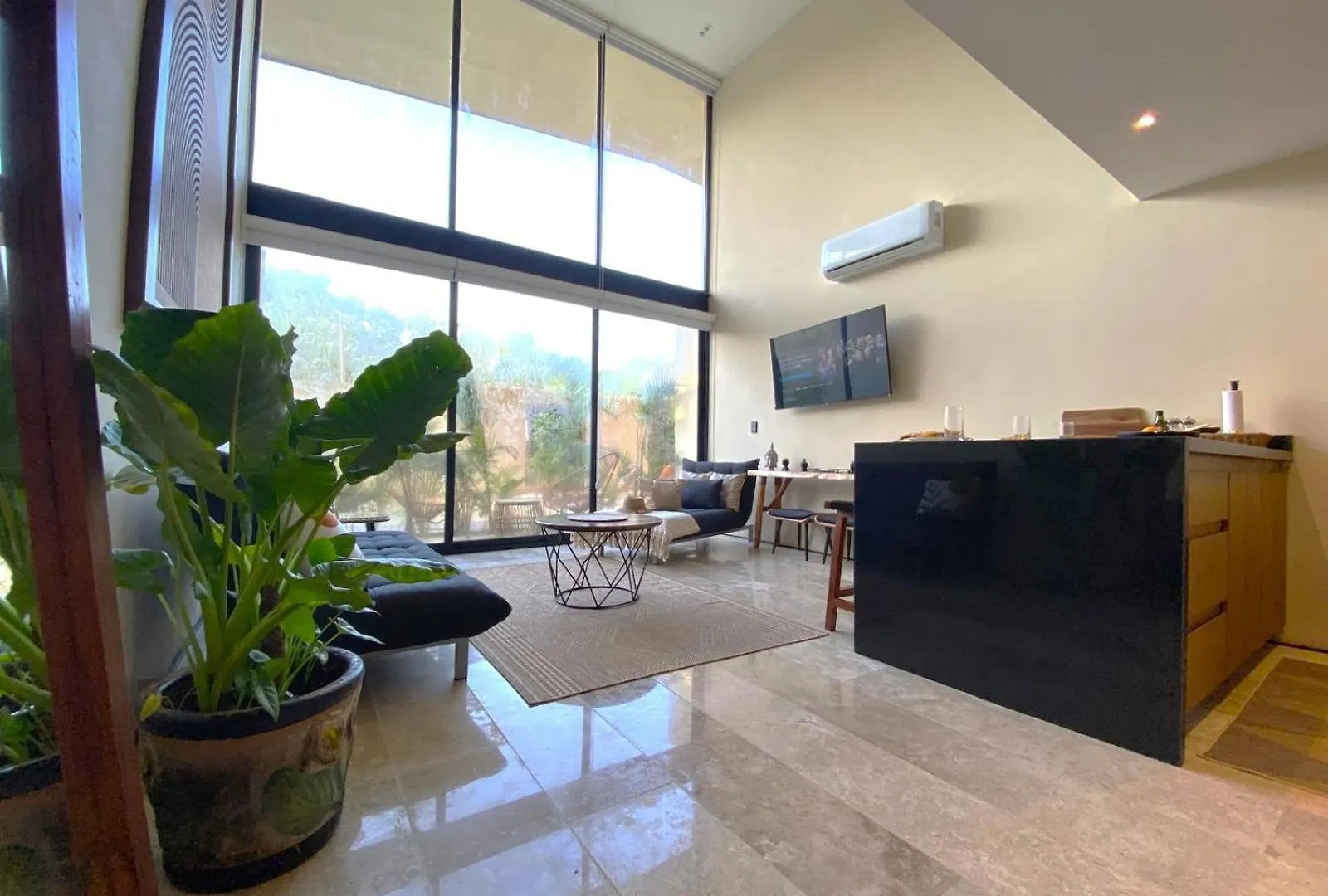툴룸 Brand New Loft 아파트